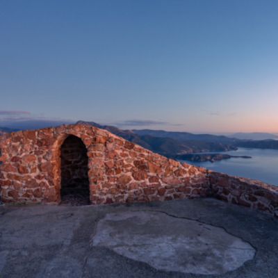 Tour génoise de Capo Rosso au coucher de soleil