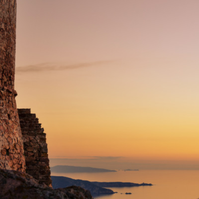 Tour génoise de Capo Rosso au coucher de soleil