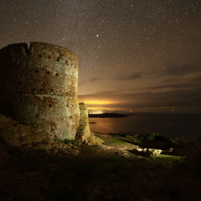 Tour génoise de Capo Rosso la nuit