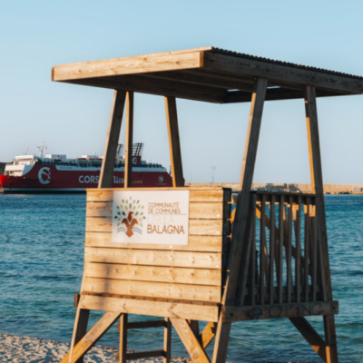 Plage et port de L'Ile-Rousse