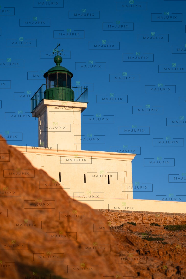 Phare de la Pietra au coucher de soleil