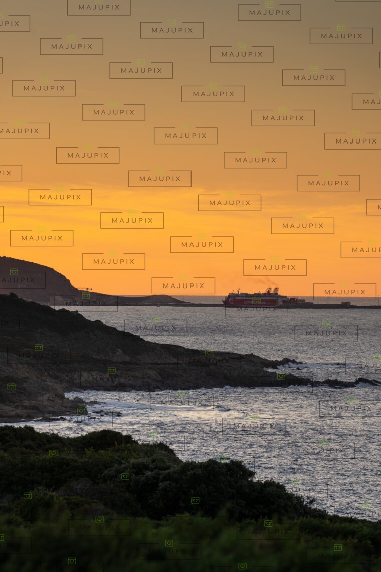 Port de l'Ile Rousse au coucher de soleil