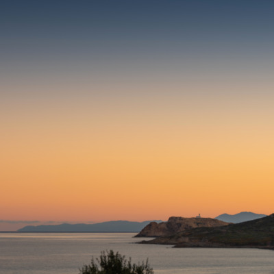Phare de la Pietra au lever du soleil