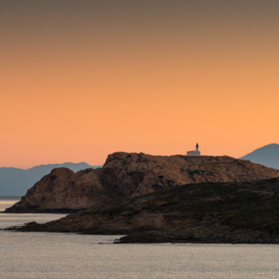 Phare de la Pietra au lever du soleil