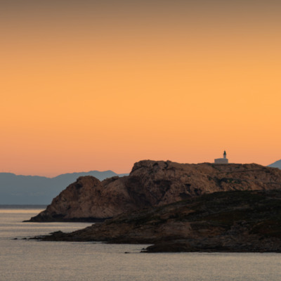 Phare de la Pietra au lever de soleil
