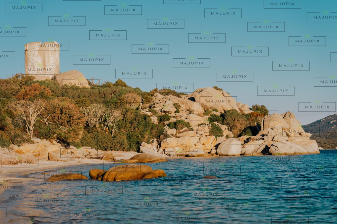 Plage et tour génoise Pianottoli-Caldarello
