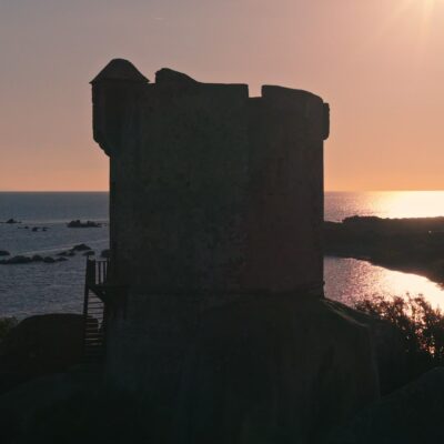 Tour génoise de Pianottoli-Caldarello au coucher de soleil