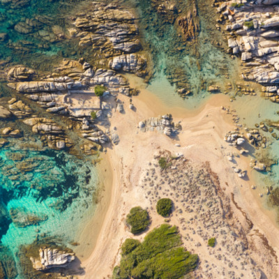 Plage des vestiges San Giovanni Pianottoli-Caldarello drone