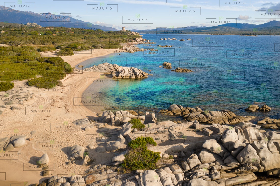 Plage des vestiges San Giovanni Pianottoli-Caldarello drone