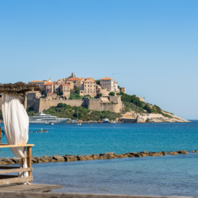 Plage et citadelle de Calvi