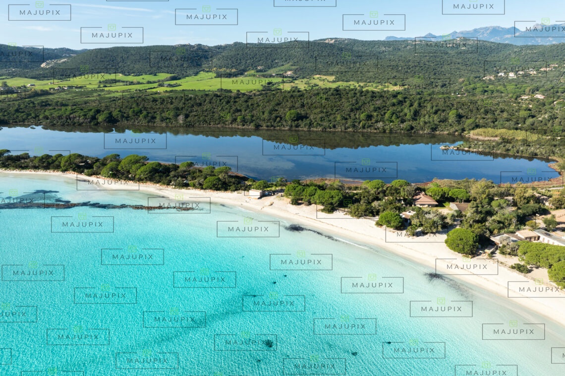 Plage de Santa Giulia Porto-Vecchio drone