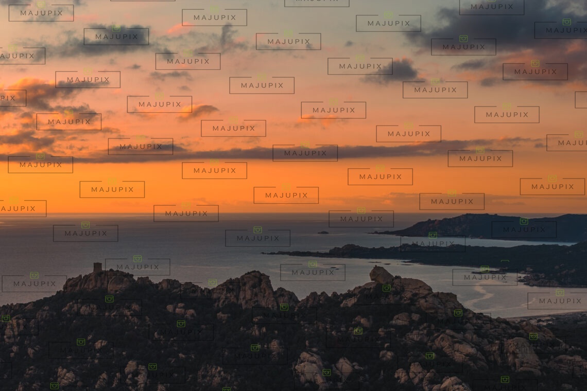 Roccapina au coucher de soleil drone