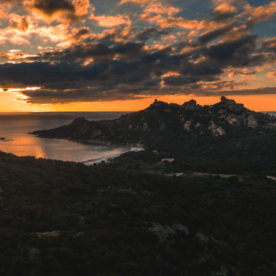Roccapina au coucher de soleil drone