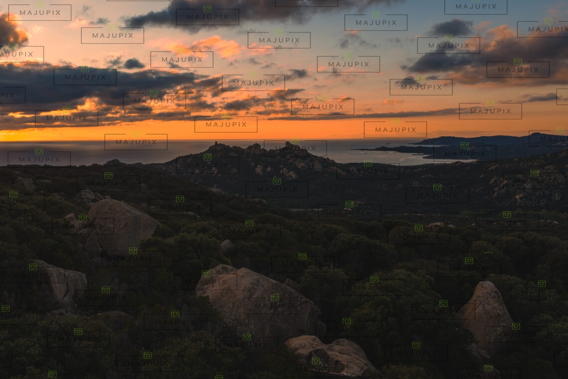 Roccapina au coucher de soleil drone