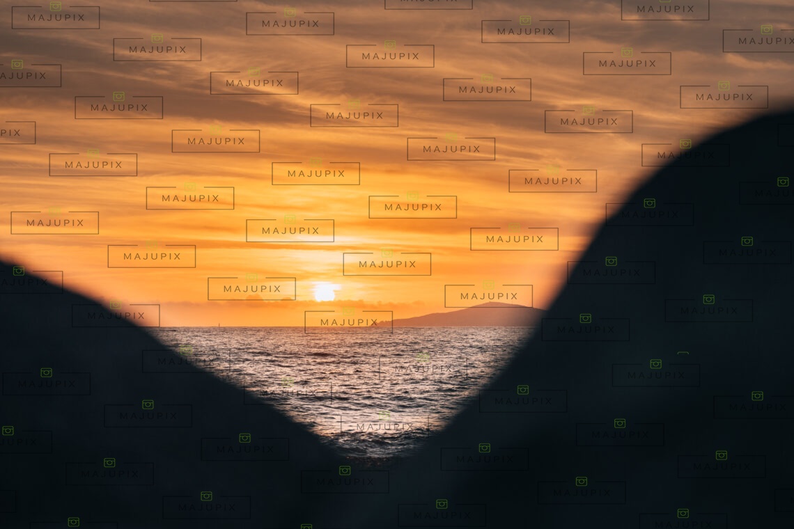 Plage du Liamone au coucher de soleil