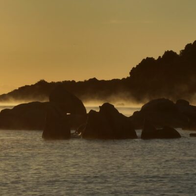 Plage de Santa Giulia au lever de soleil Porto-Vecchio