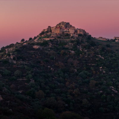 Sant'Antonino au coucher de soleil drone
