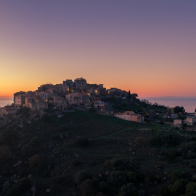 Sant'Antonino au coucher de soleil drone