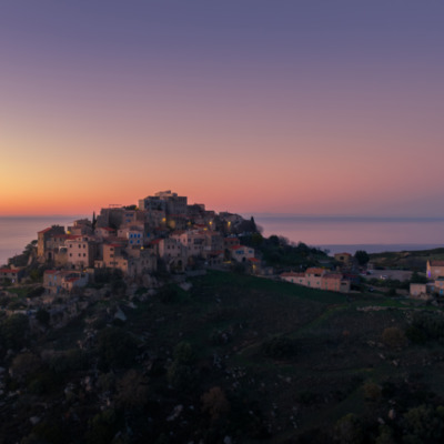 Sant'Antonino au coucher de soleil drone