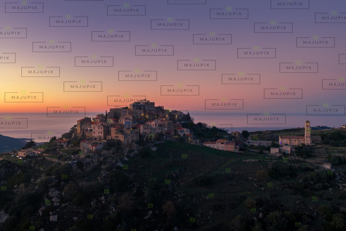 Sant'Antonino au coucher de soleil drone