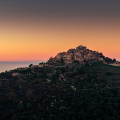 Sant'Antonino au coucher de soleil drone