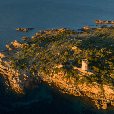 Tour génoise d'Olmeto au lever de soleil Monacia-d'Aullène drone