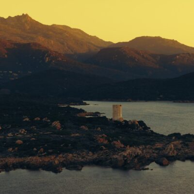 Tour génoise d'Olmeto au lever de soleil Monaccia d'Aullène