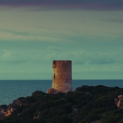 Tour génoise d'Olmeto au lever de soleil Monacia d'Aullène