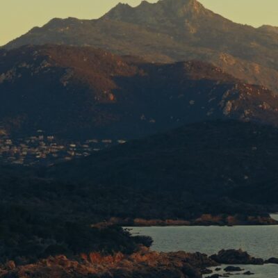 Tour génoise d'Olmeto au lever de soleil Monacia d'Aullène
