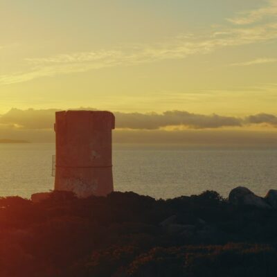 Tour génoise d'Olmeto au lever de soleil Monacia d'Aullène