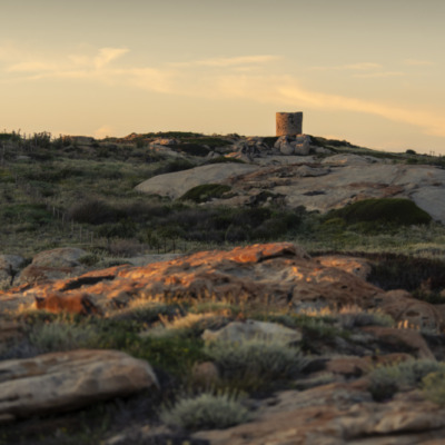 Tour génoise de la pointe de Spano au coucher de soleil