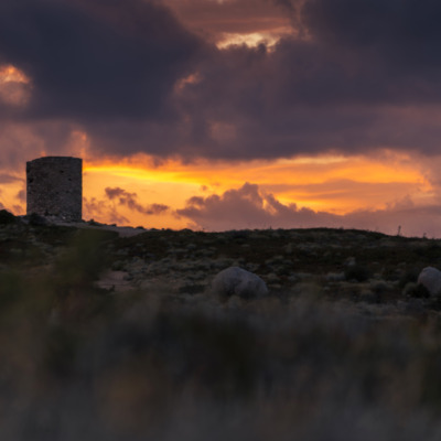 Tour génoise de la pointe de Spano au coucher de soleil