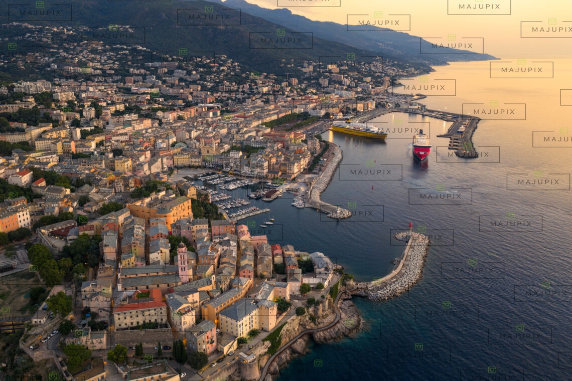 Bastia au lever de soleil