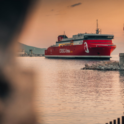 Port de Bastia au lever de soleil