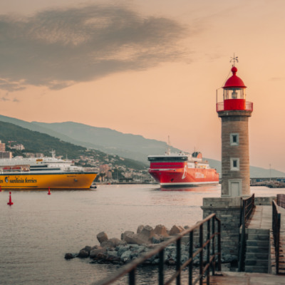 Port de Bastia au lever de soleil