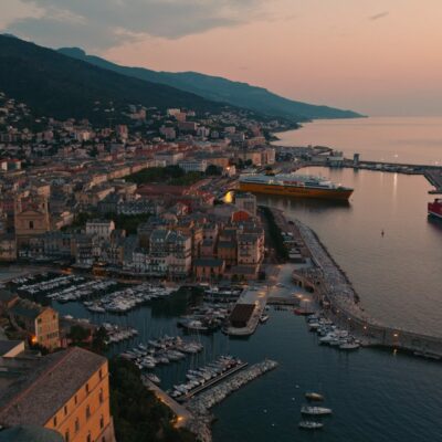 Bastia et son port au lever de soleil