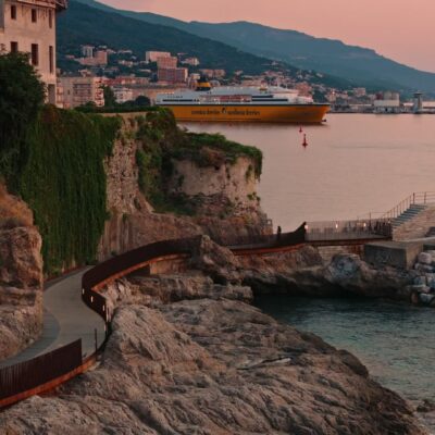 Port de Bastia au lever de soleil