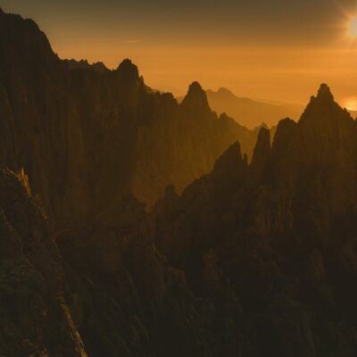 Lever de soleil sur les aiguilles de Bavella