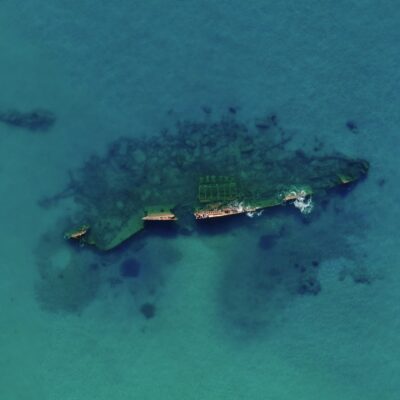 Plage de Calzarellu et son épave du Niagara