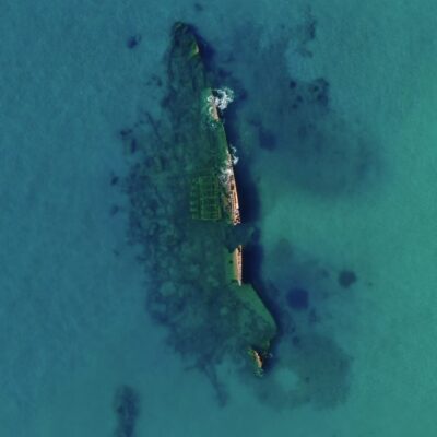 Plage de Calzarellu et son épave du Niagara