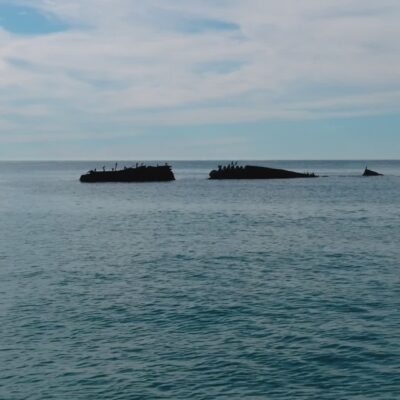 Plage de Calzarellu et son épave du Niagara