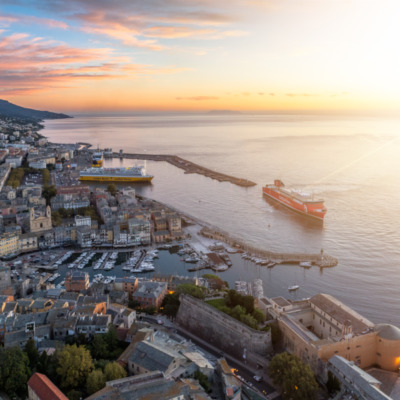 Bastia et son port au lever du soleil