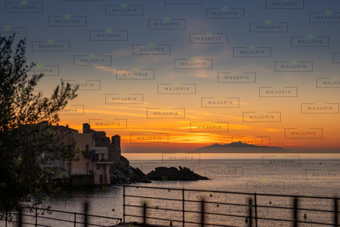 Erbalunga au lever de soleil