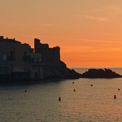 Tour génoise d'Erbalunga au lever de soleil
