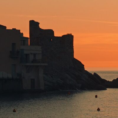 Tour génoise d'Erbalunga au lever de soleil