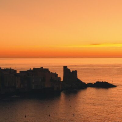 Tour génoise d'Erbalunga au lever de soleil