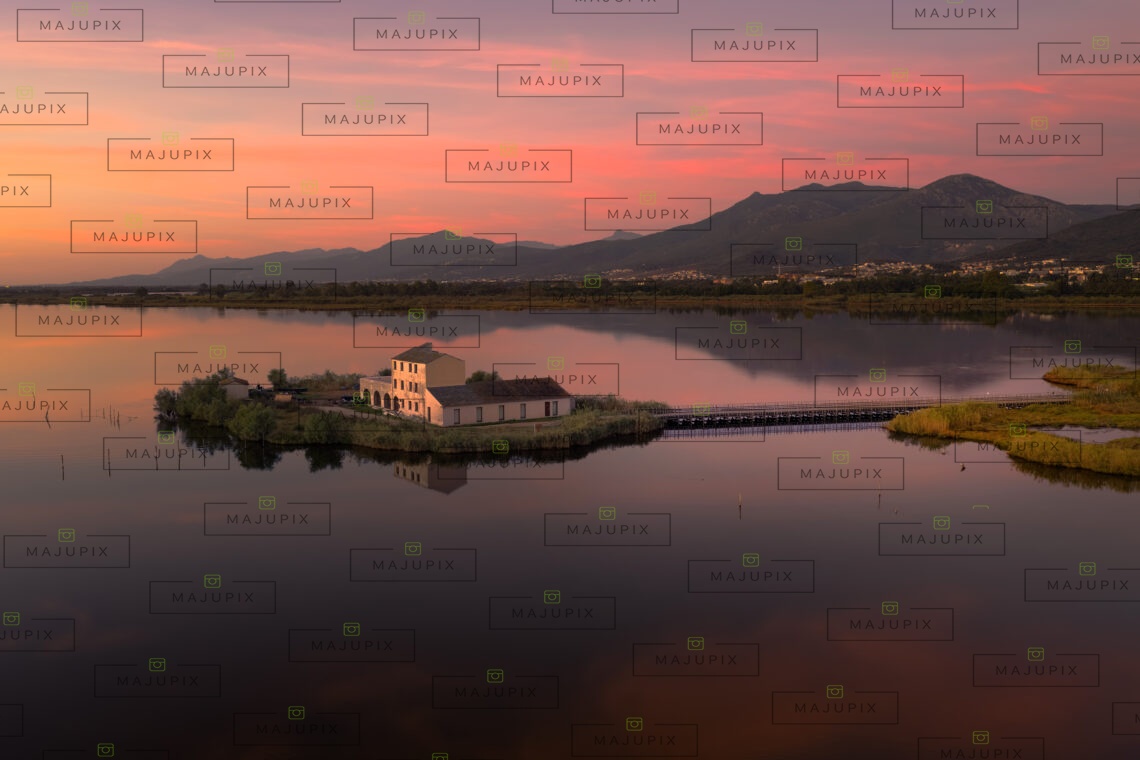 Etang de Biguglia au lever de soleil