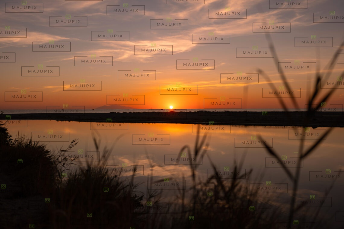 Lever de soleil sur l'étang de Biguglia