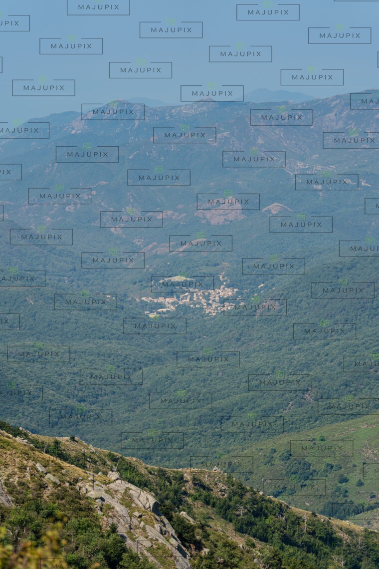 Village Bastelica depuis le sentier I Pozzi