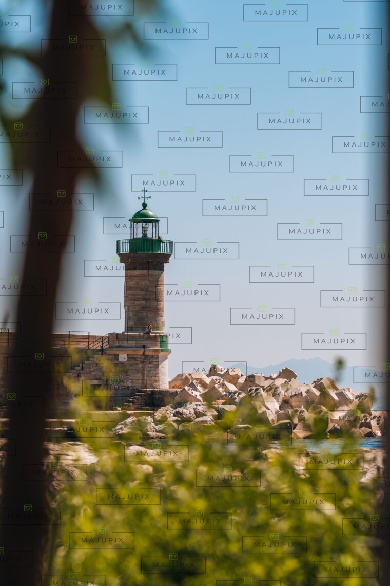 Phare du port de Bastia depuis le jardin Romieu
